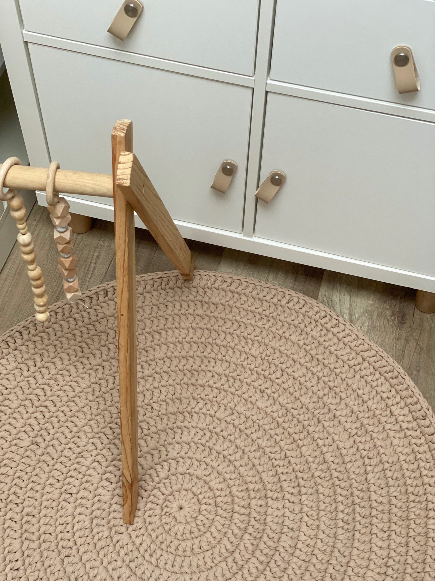 ANZY HAND-WOVEN SOLID AREA RUG - The Modern Heritage