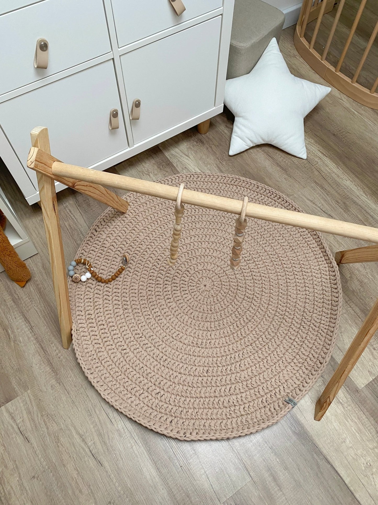 ANZY HAND-WOVEN SOLID AREA RUG - The Modern Heritage