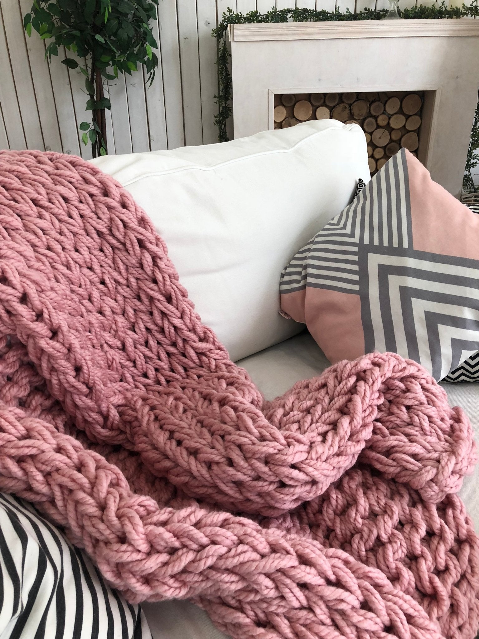 CHUNKY KNIT BLANKET BLUSH PINK - The Modern Heritage