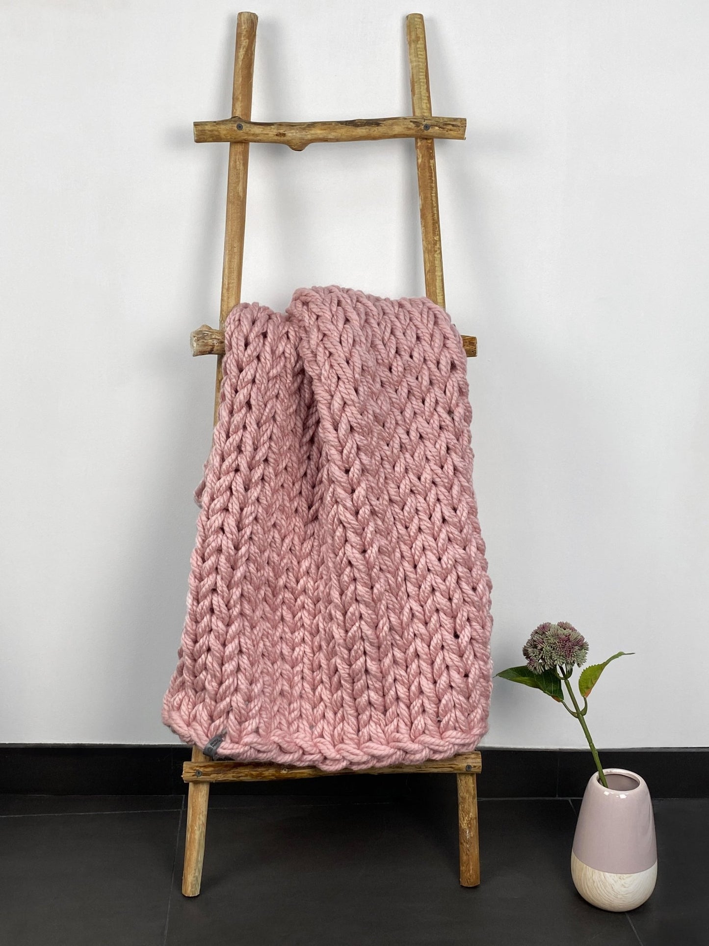 CHUNKY KNIT BLANKET BLUSH PINK - The Modern Heritage