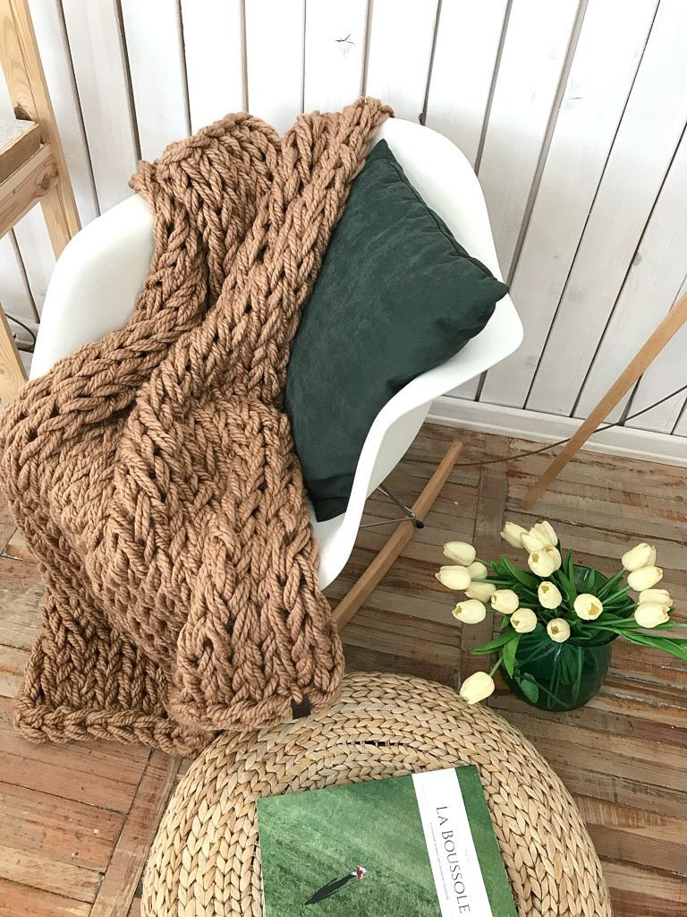 CHUNKY KNIT BLANKET CAMEL - The Modern Heritage