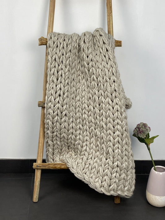 CHUNKY KNIT BLANKET SAND - The Modern Heritage