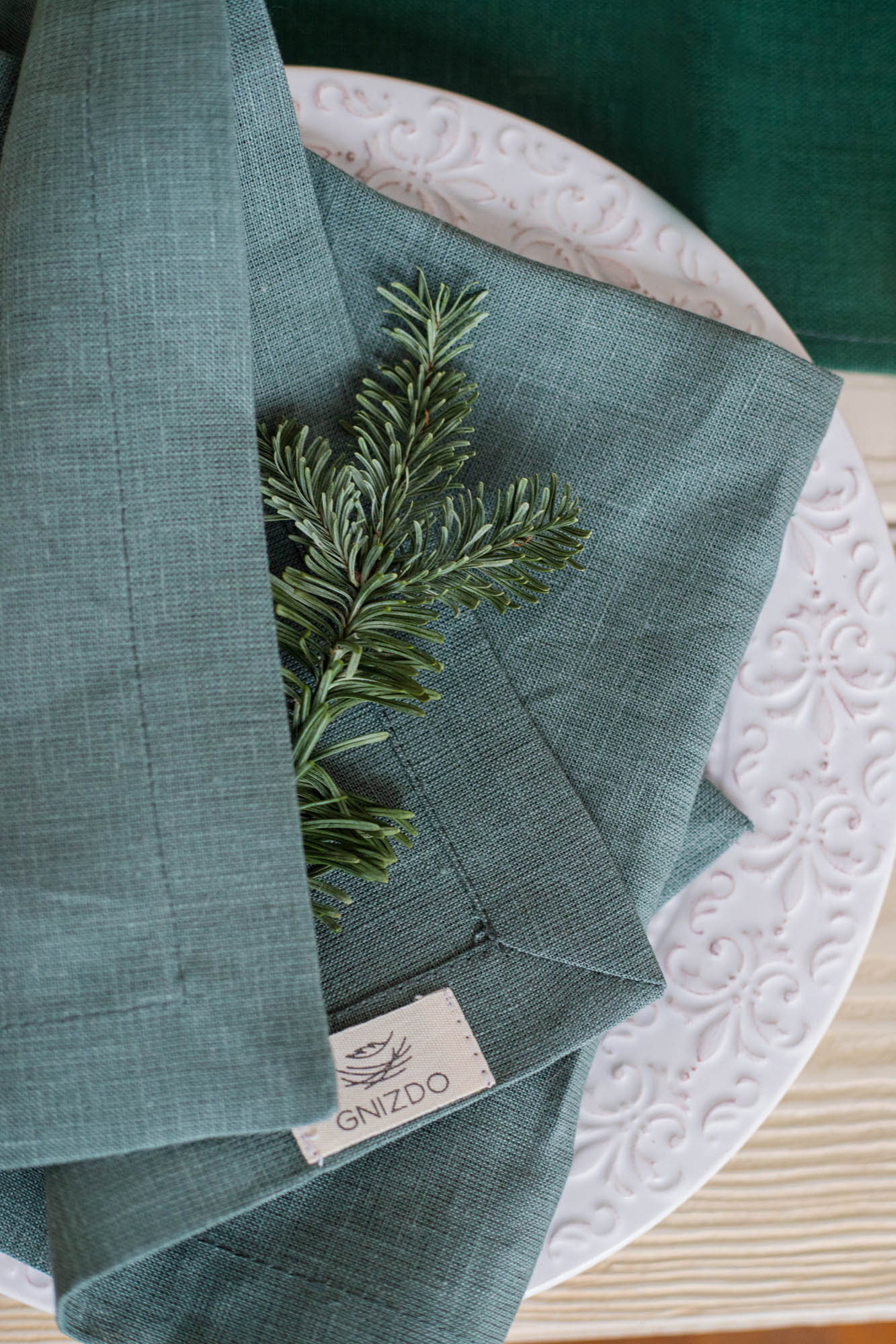 CLASSIC LINEN NAPKINS FERN GREEN SET OF 2 - The Modern Heritage