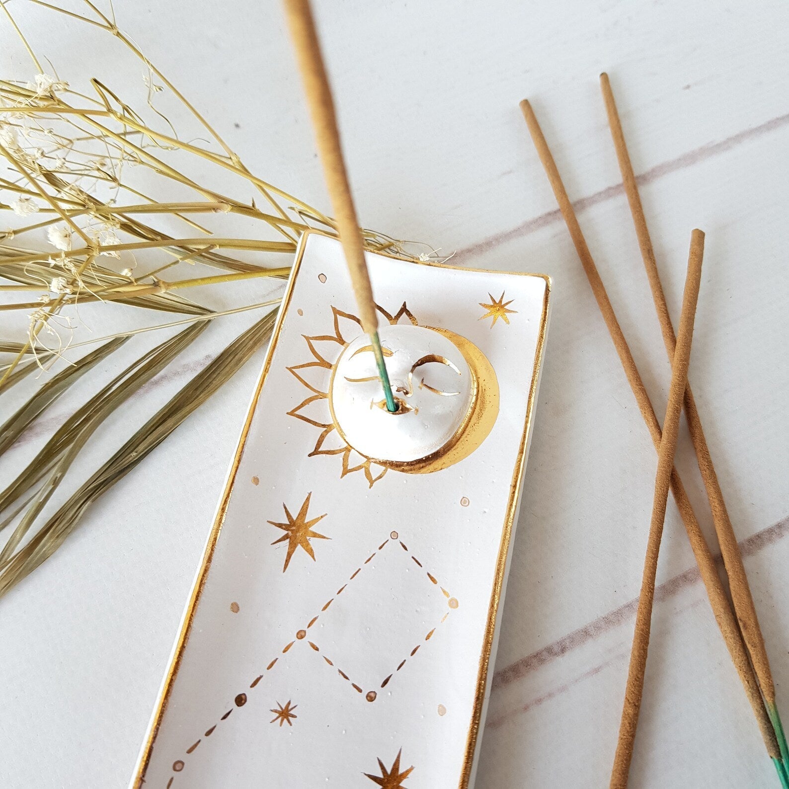 Hand-Crafted Ceramic Incense Burner - The Modern Heritage