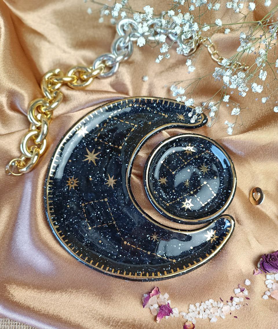 Hand-Crafted Small Round Ceramic Tray - The Modern Heritage