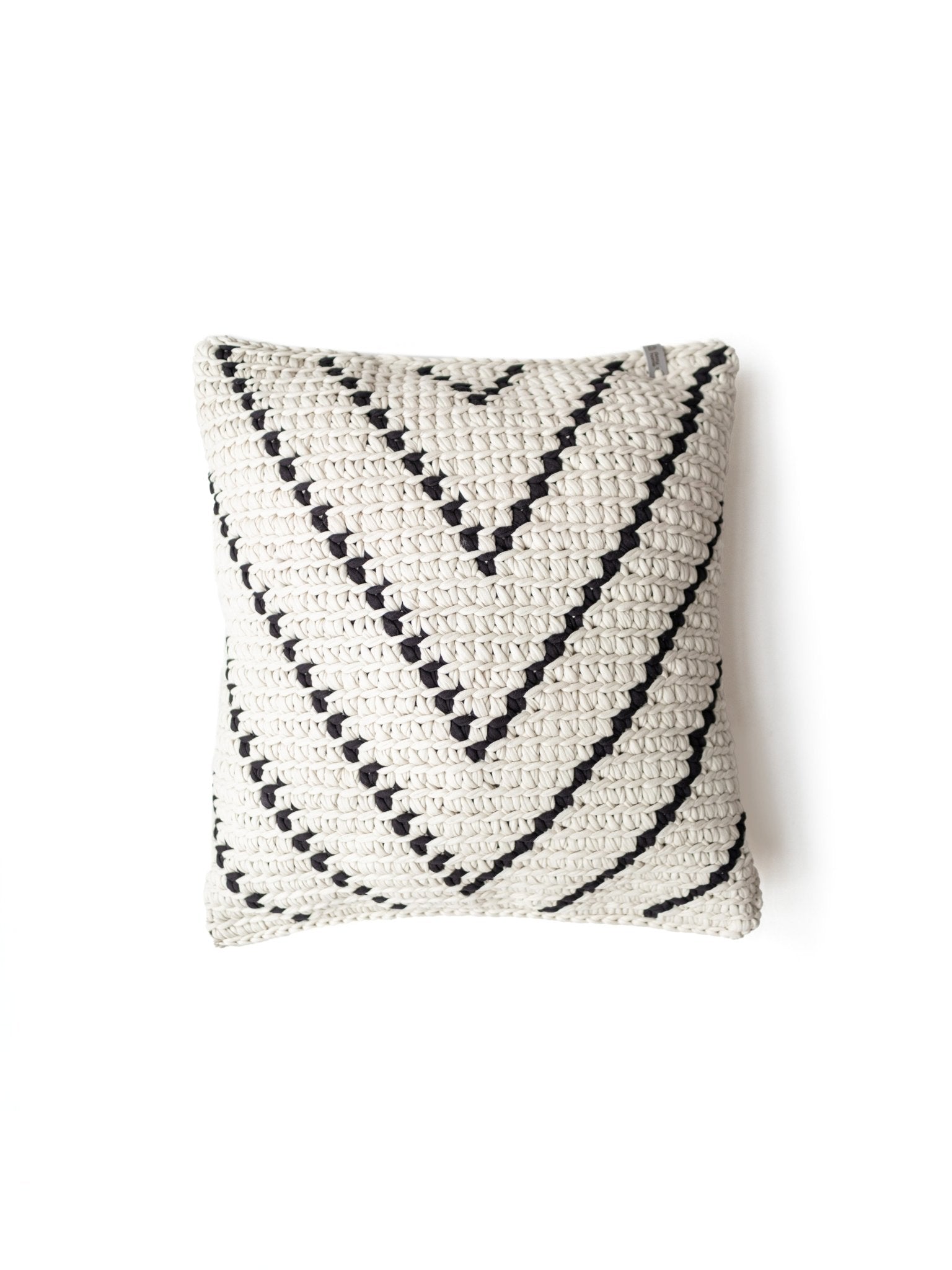 PATTERNED HANDKNIT PILLOW IVORY AND BLACK 20” - The Modern Heritage