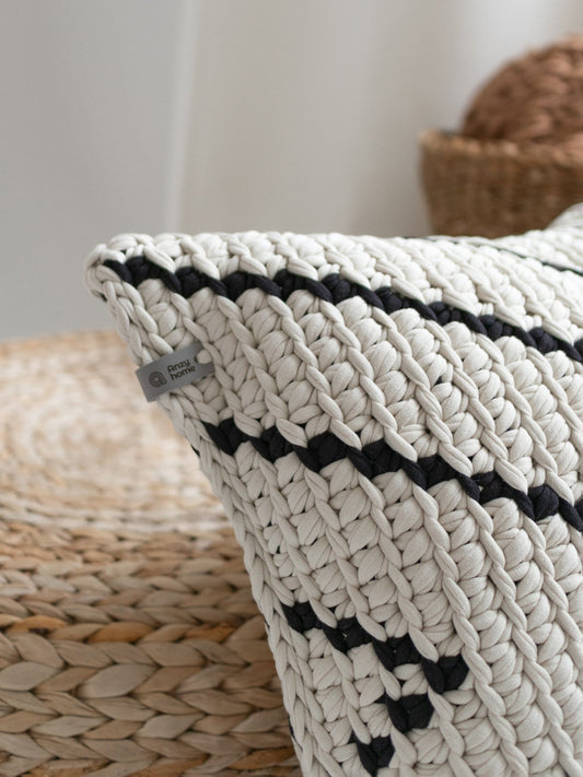 PATTERNED HANDKNIT PILLOW IVORY AND BLACK 20” - The Modern Heritage