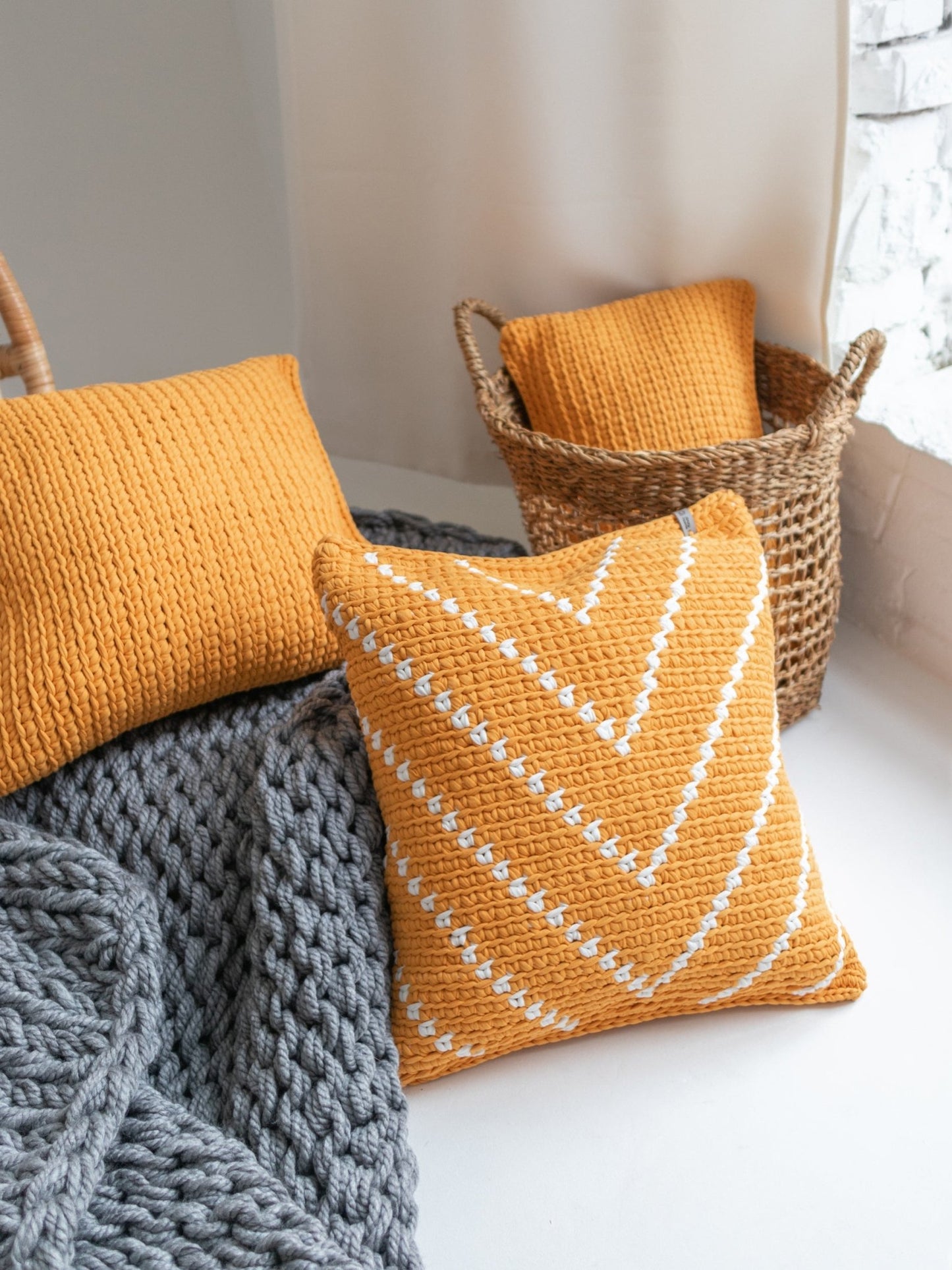 PATTERNED HANDKNIT PILLOW MUSTARD AND WHITE 20” - The Modern Heritage