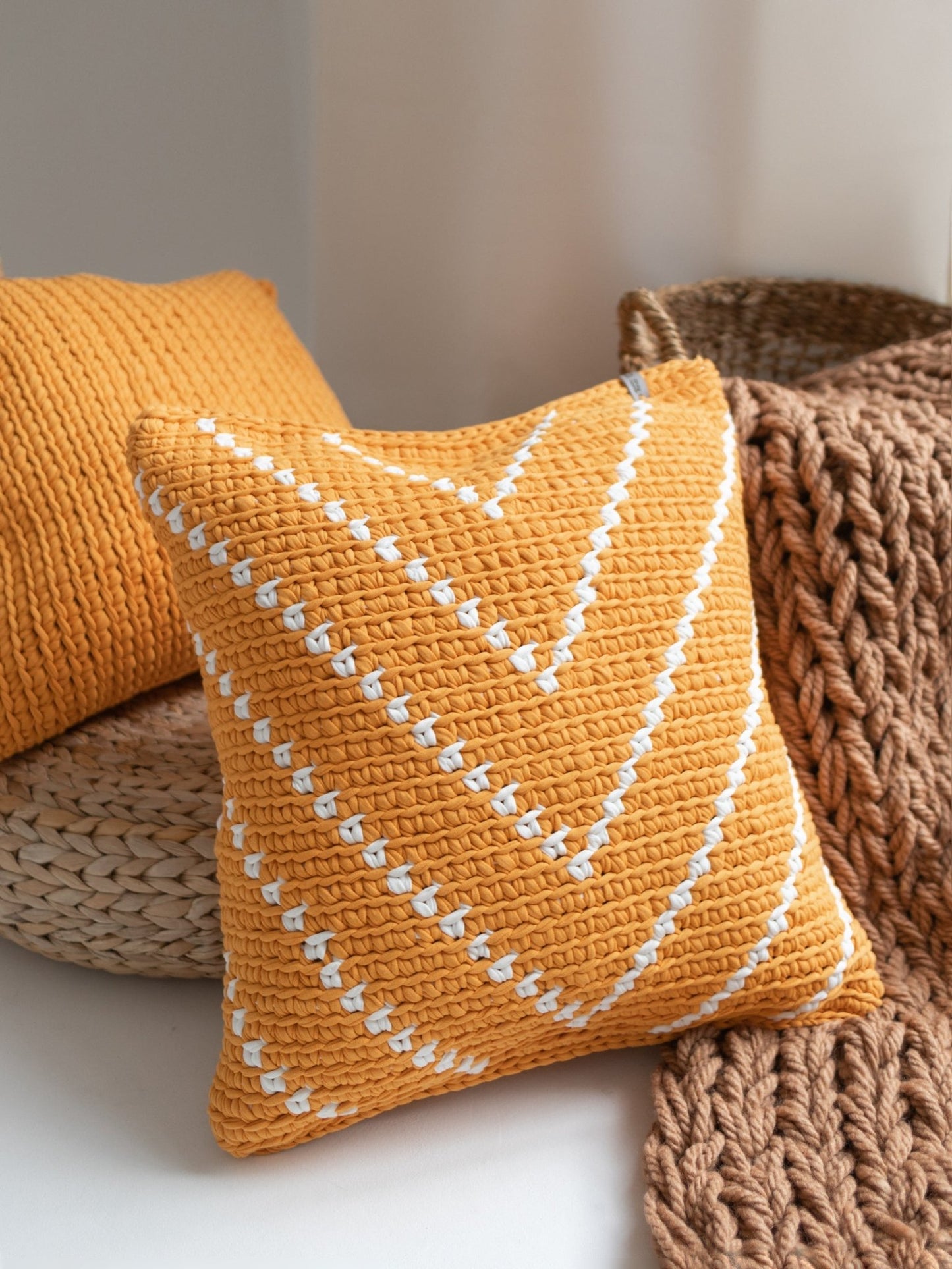 PATTERNED HANDKNIT PILLOW MUSTARD AND WHITE 20” - The Modern Heritage