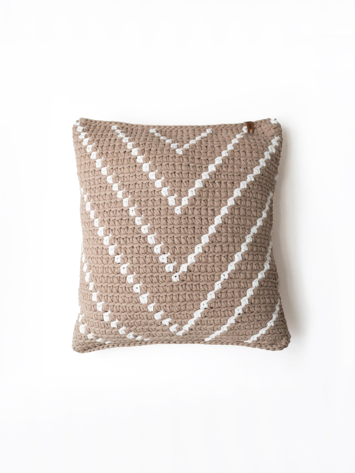 PATTERNED HANDKNIT PILLOW TAUPE AND WHITE 20” - The Modern Heritage