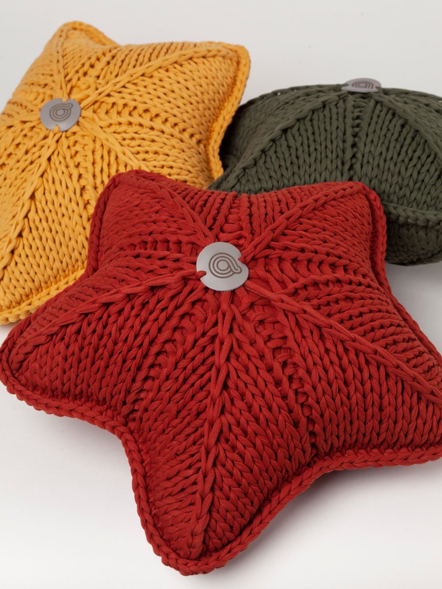 STAR-SHAPED HANDKNIT ACCENT PILLOW - The Modern Heritage