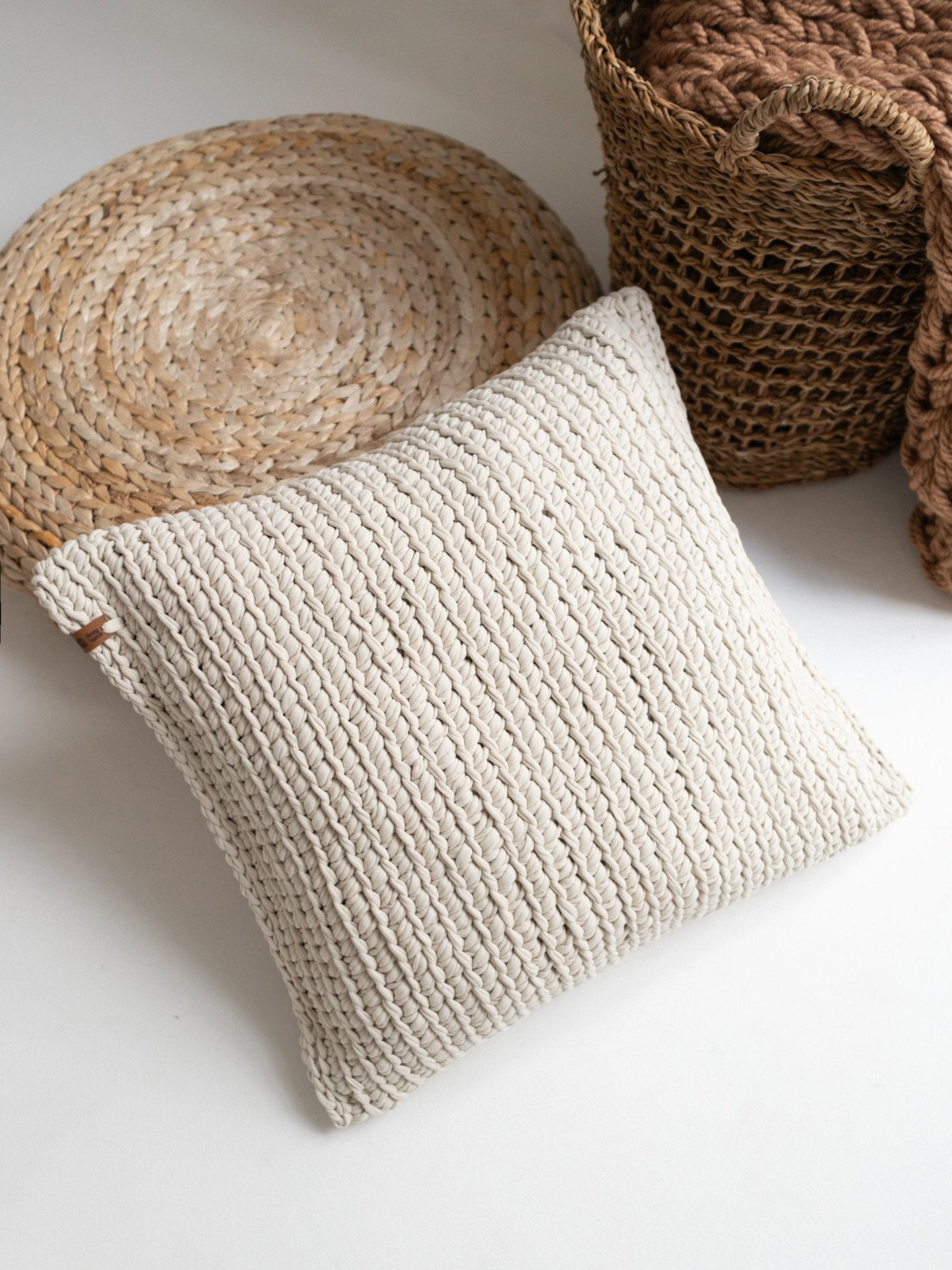 TEXTURED HANDKNIT PILLOW IVORY 20” - The Modern Heritage