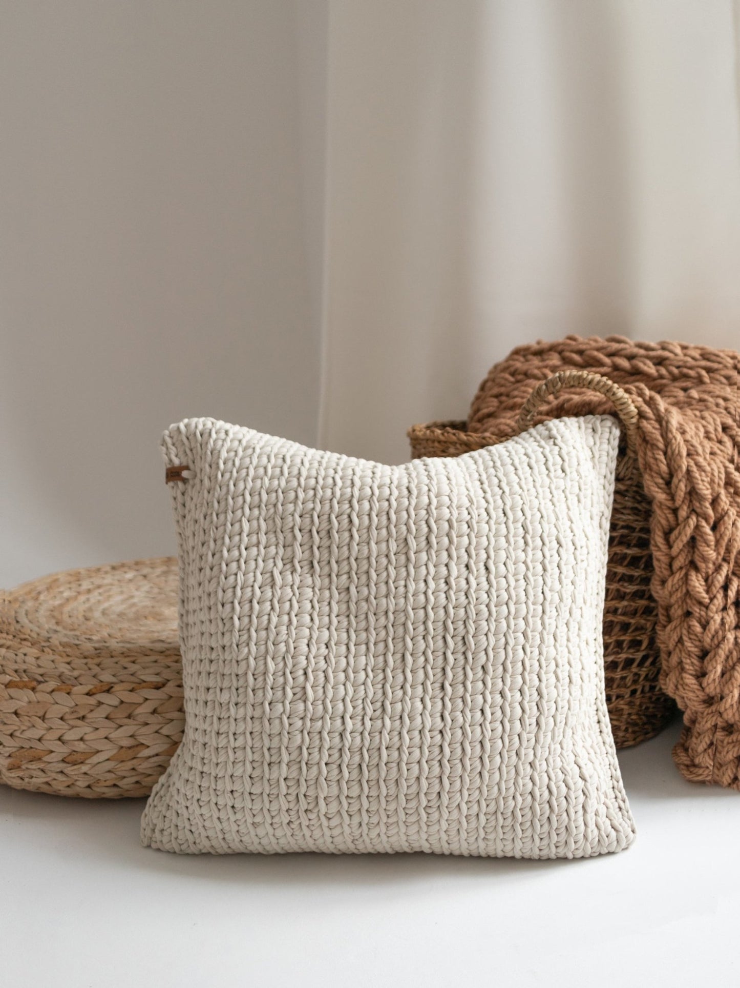 TEXTURED HANDKNIT PILLOW IVORY 20” - The Modern Heritage