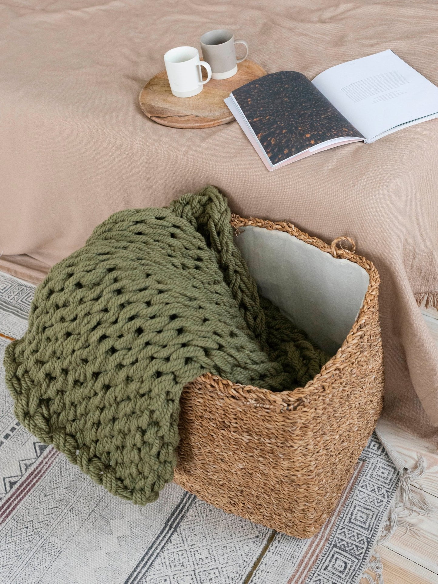 CHUNKY KNIT BLANKET MOSS GREEN - The Modern Heritage