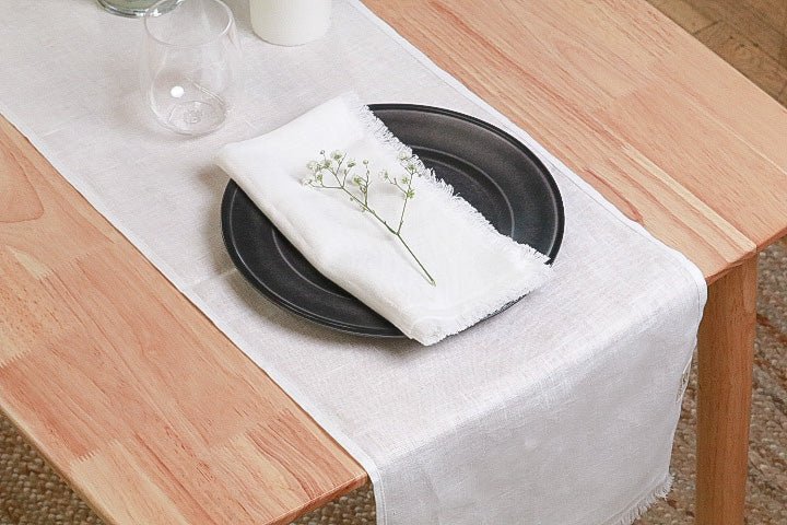 FRINGED EDGE LINEN TABLE RUNNER WHITE - The Modern Heritage