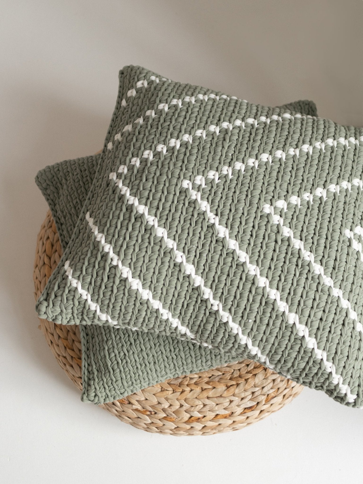 PATTERNED HANDKNIT PILLOW SAGE GREEN AND WHITE 20” - The Modern Heritage